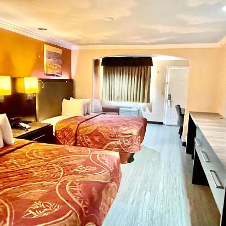 Luxury Inn Liberty Екстериор снимка