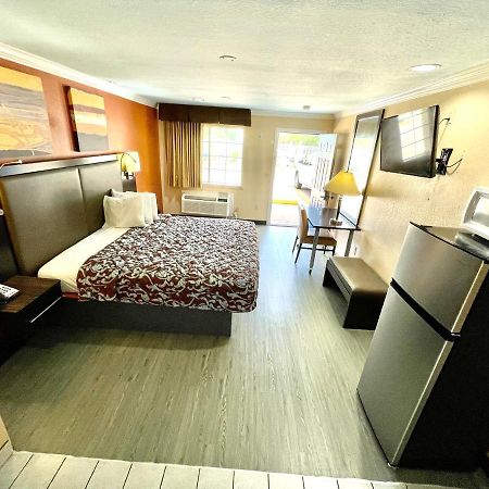 Luxury Inn Liberty Екстериор снимка