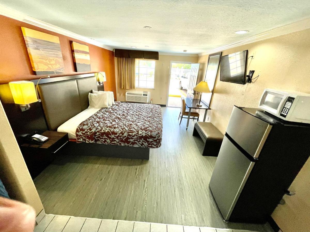 Luxury Inn Liberty Екстериор снимка