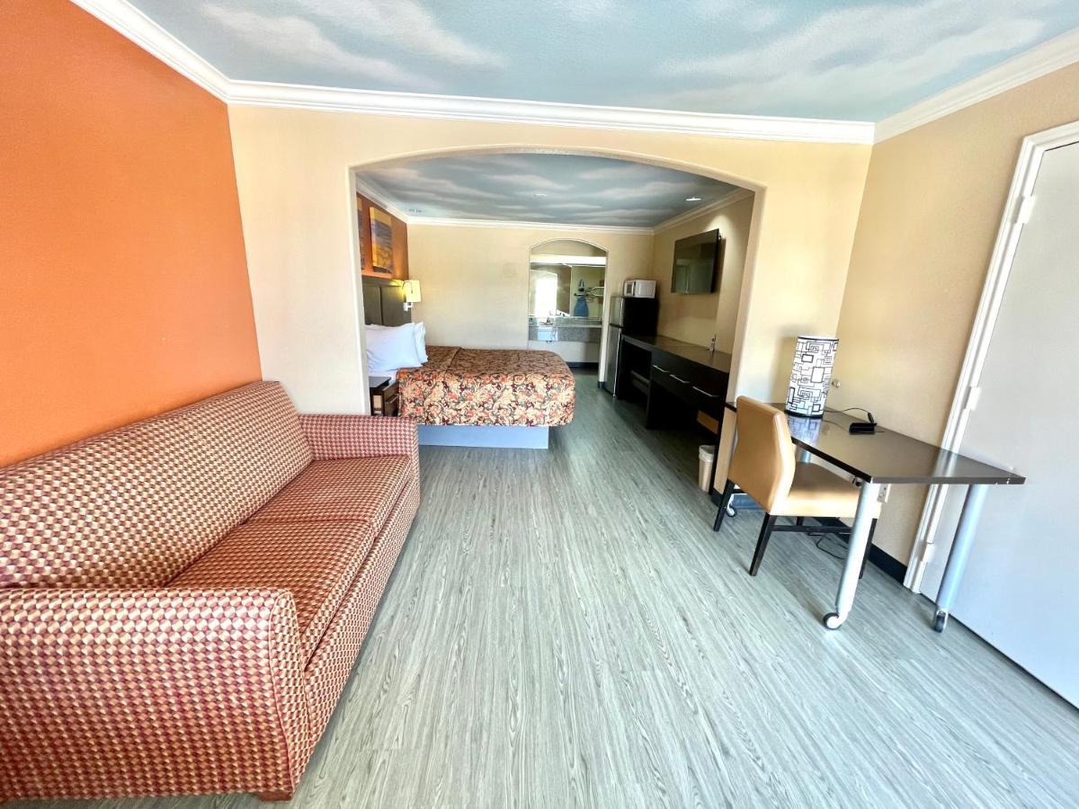 Luxury Inn Liberty Екстериор снимка